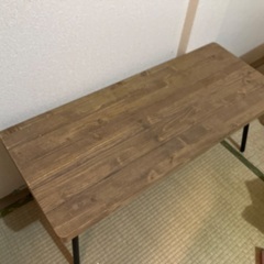 木製テーブル