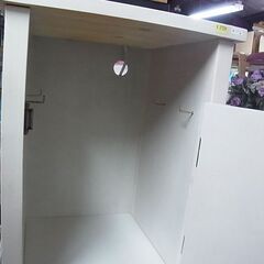 セール中につき、通常特価2,728円より30%引きの1,909円! 　【27】コンセント付きキャビネット　サイドテーブル　ナイトテーブル　フック付きの画像