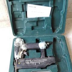 HITACHI 日立 フィニッシュネイラ 仕上げ用釘打ち機 釘打...