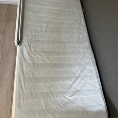 IKEA KRITTER クリッテル キッズ用ベッドの画像
