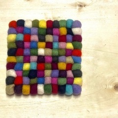フェルトの鍋敷き　ハンドメイド　