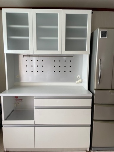 食器棚、キッチンボード