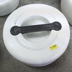 開店セール中につき、全品100円!　【21】漬物石　各種　ダイカプラスチック　4.5ｋｇ～　リスの重石　価格　サイズ　メーカー　いろいろの画像