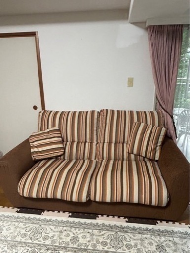 【状態良好】ニトリ　スペイン製　布張りソファ　３人用