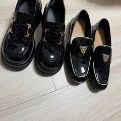 新品パンプスと厚底ローファー靴　の画像