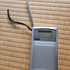 中古　ポータブルラジオ　縦型