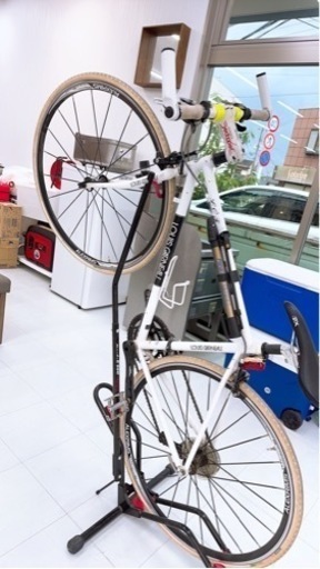 ルイガノ　クロスバイク　空気入れ　スタンド付き