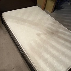 セミダブルベッド