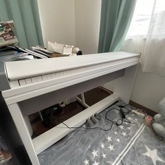 まずは13日引き取り
限定で電子ピアノあげます。 