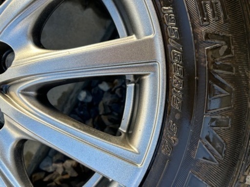 車のパーツ タイヤ、ホイール