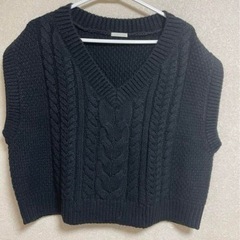 GU  ニットベスト