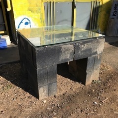 手作りの屋外テーブル