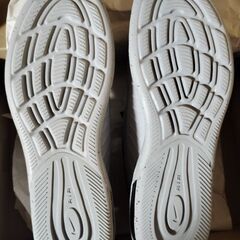 NIKE AIR MAX AXIS 27.5 新品の画像