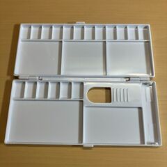 サクラマット水彩絵の具12色（5ｍl）＋パレット＋uni色鉛筆12色セットの画像