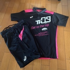 アシックス