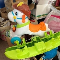イタリアChicco オモチャ　馬の乗り物　 