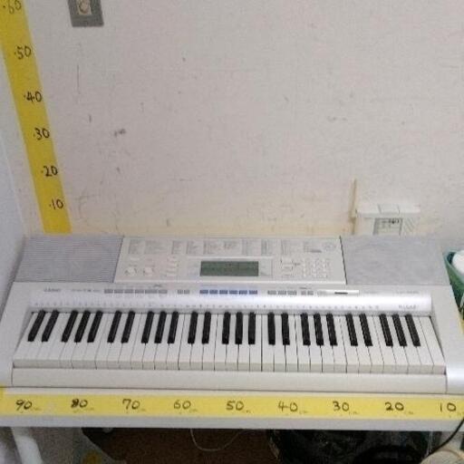 0713-063 キーボード　LK-205　注意:単1電池6本使用　AC無し