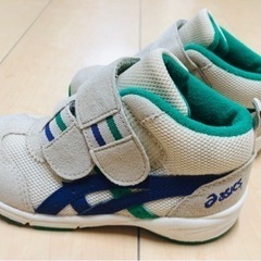 プール、海用のレギンス(90-95㎝)とasicsの靴(15㎝ )、ハンガー の画像