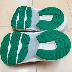 プール、海用のレギンス(90-95㎝)とasicsの靴(15㎝ )、ハンガー の画像