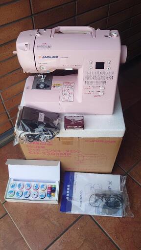 ジャガーミシン『開封しただけ❗新品同様❗【CD-2203MP】☆淡いピンク色がうれしい！