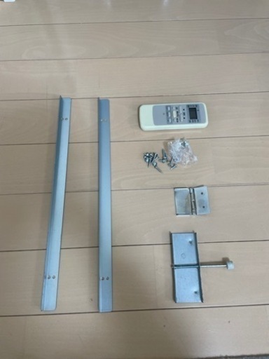 早めに取りに来てくれる方優先です。
KOIZUMI 2021年製 窓用エアコン　6畳〜8畳