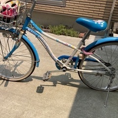 子ども用自転車22インチ現状渡しヘルメット付きの画像