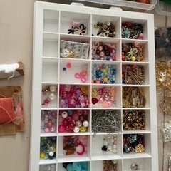 リボン、ピアス、イヤリング作りの画像