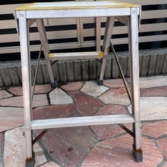 本日の受渡し限定‼️脚立　２段ステップ(踏み台)　　の画像