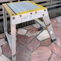 本日の受渡し限定‼️脚立　２段ステップ(踏み台)　　