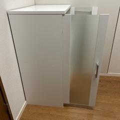 食器棚の画像