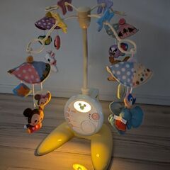 タカラトミー ディズニー キャラクターズ 折りたたみベビーベッドにも対応 やわらかガラガラメリーデラックスプラスの画像