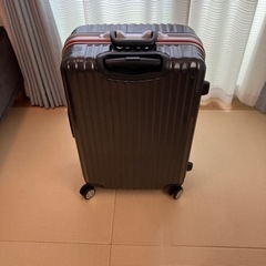 鍵付きスーツケース　　　　
