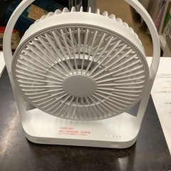 充電地内蔵ポータブルデスクデスクファン WINTECH ホワイトDF221H   リサイクルショップ宮崎屋　佐土原店　25.9.12Fの画像