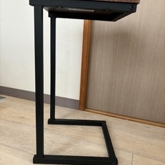 サイドテーブルの画像