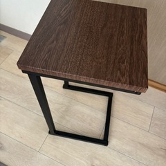 サイドテーブル