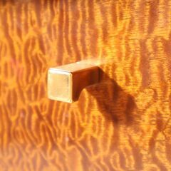 IDC OTSUKA(大塚家具)の人気シリーズSPLENDOR(スプレンダー)のコンソールテーブルです。サペリマホガニーを使用した高級感のあるサイドテーブルはリビングを洗練された印象に。の画像