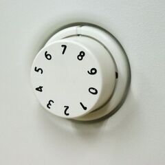 【ヤ取終了9/2】≪C142ジ≫未使用品 Panasonic/パナソニック CLEAS-FF/クリアス-FF サインポスト CTCR2502WS 漆喰ホワイト ダイヤル錠 住宅設備/郵便受けの画像
