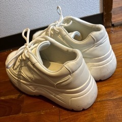 値下げ🎶
厚底 スニーカー Ｍサイズの画像