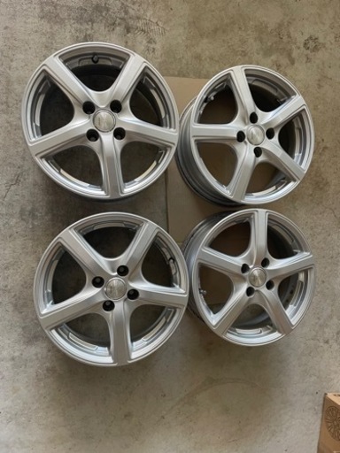 車のパーツ タイヤ、ホイール