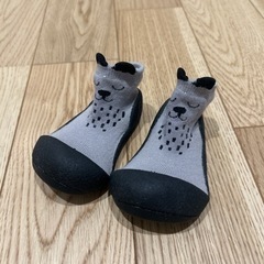 【美品】ソックスシューズ　アティパス　定価2980円