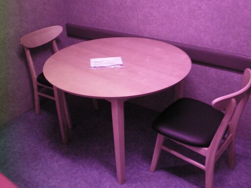 ★美品　ダイニングテーブル　円形　椅子2脚　リビングテーブル