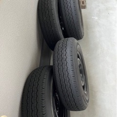 ハイエース 純正タイヤ4本の画像