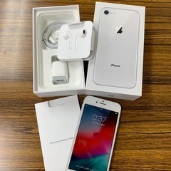 iPhone8 64GB 本体 シルバー SIMロック解除