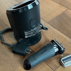 BRAUN 電気シェーバー の画像