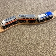 木製レールと電車のおもちゃ　　　の画像
