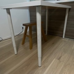 【無料】IKEAデスク、ダイニングテーブルの画像