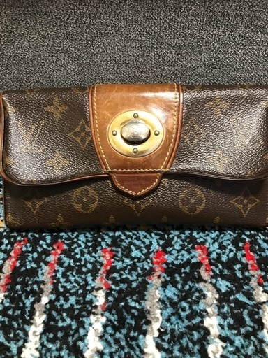 特価　ルイヴィトン　二つ折り長財布