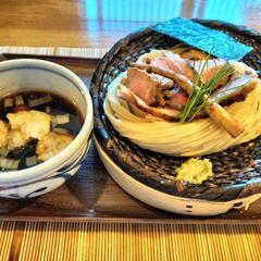 松本駅で一緒に食べ歩きやカフェ巡りをしたいです!