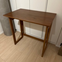 折りたたみデスクの画像