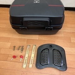 【受付終了】【取引中】 特大バイク用リアボックス の画像